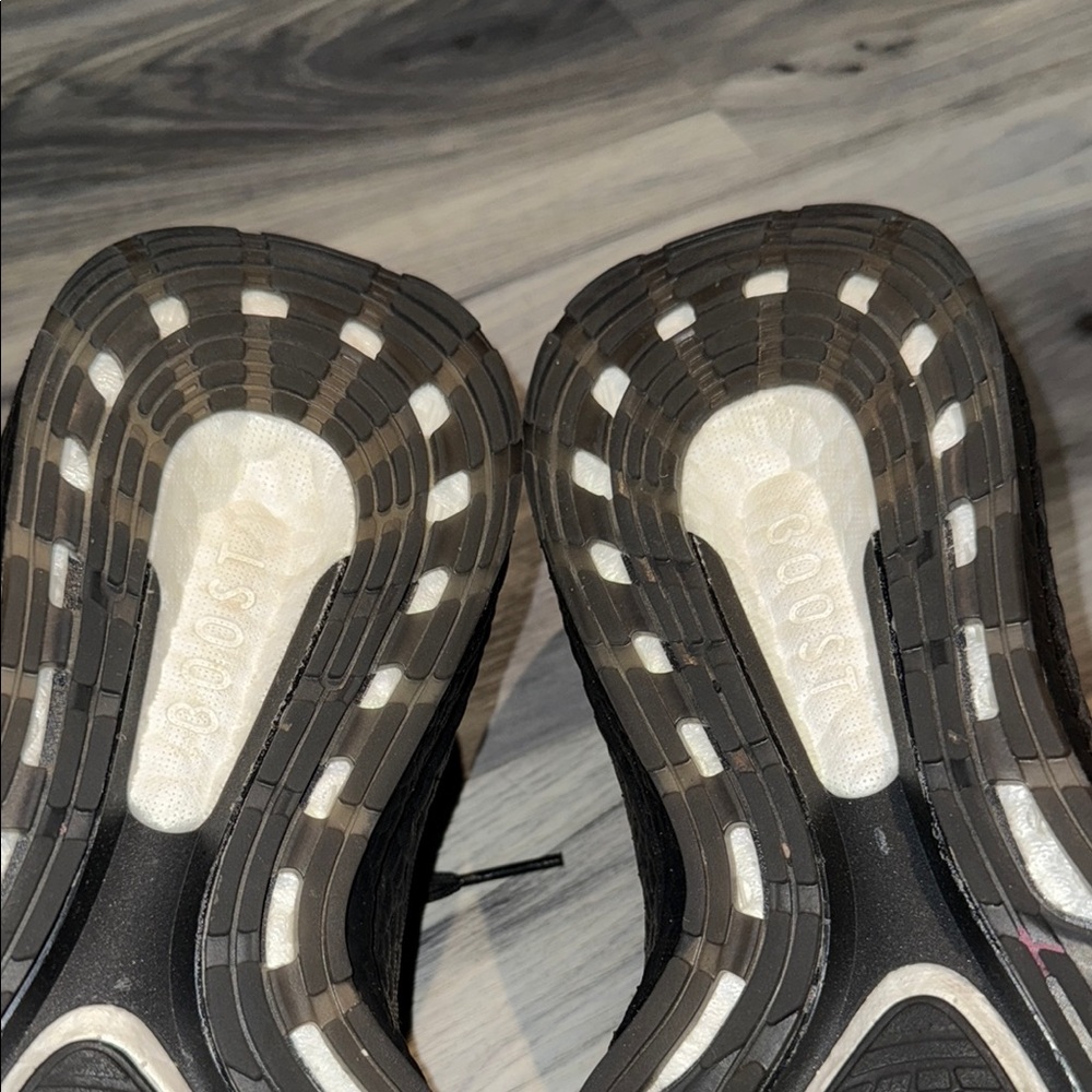Adidas Black Sneakers Modern Athletic Design View 5